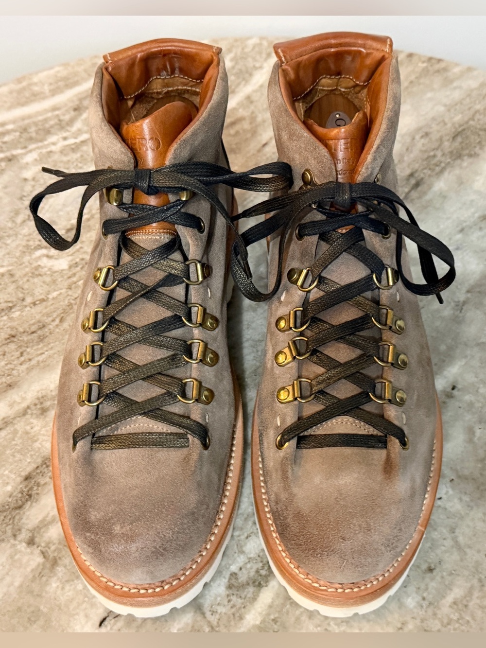 BUTTERO Boots Lug Sole 41 / 8 US Taupe Tan Gray Suede Hiking Winter Snow FEIT